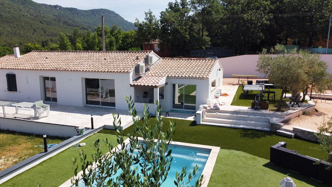 Villa in Sainte-Anastasie-sur-Issole, Provence-Alpes-Côte d'Azur, Frankreich 1 - 18536562