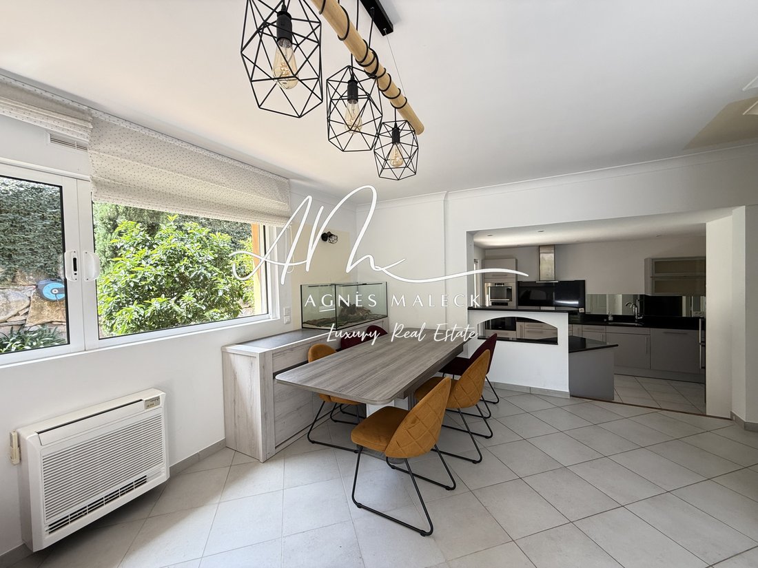 Villa in Nord, Cavalaire-sur-Mer, France 2 - 17828919