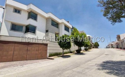 House in Naucalpan de Juárez, State of Mexico, Mexico 1