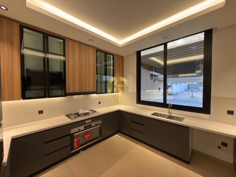 Villa in Al Ruwaidat Suburb, Sharjah, United Arab Emirates 2 - 18986172