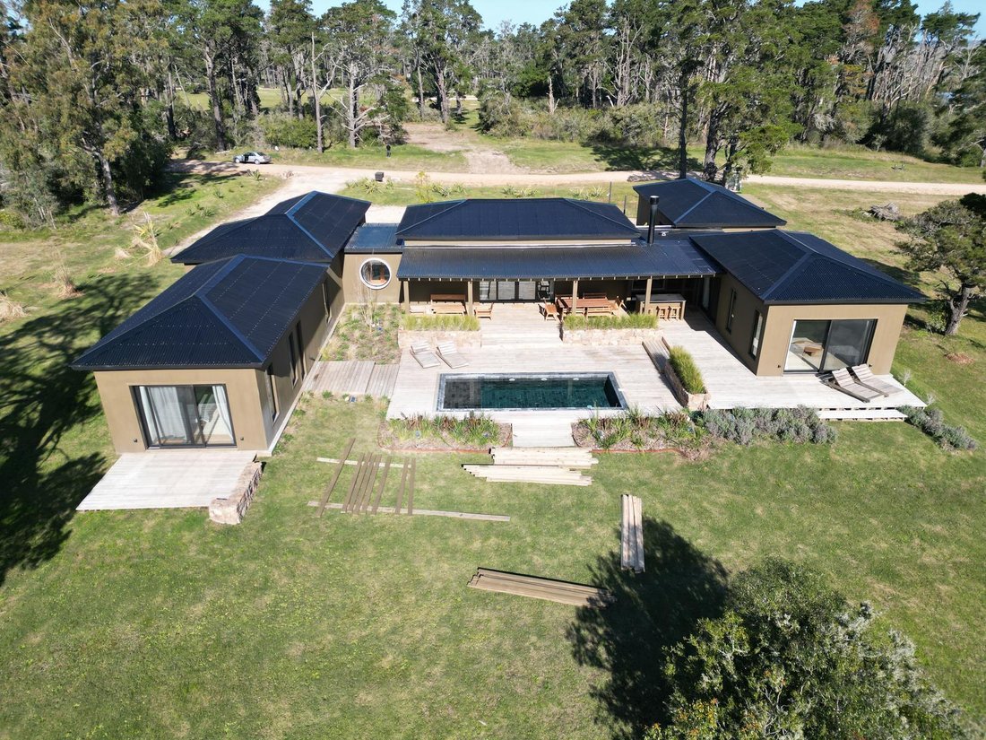 House in Fasano las Piedras, Maldonado Department, Uruguay 1 - 18986960