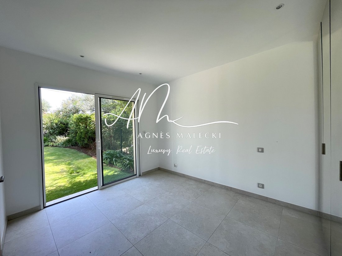 Villa in Nord, Cavalaire-sur-Mer, France 5 - 15768378