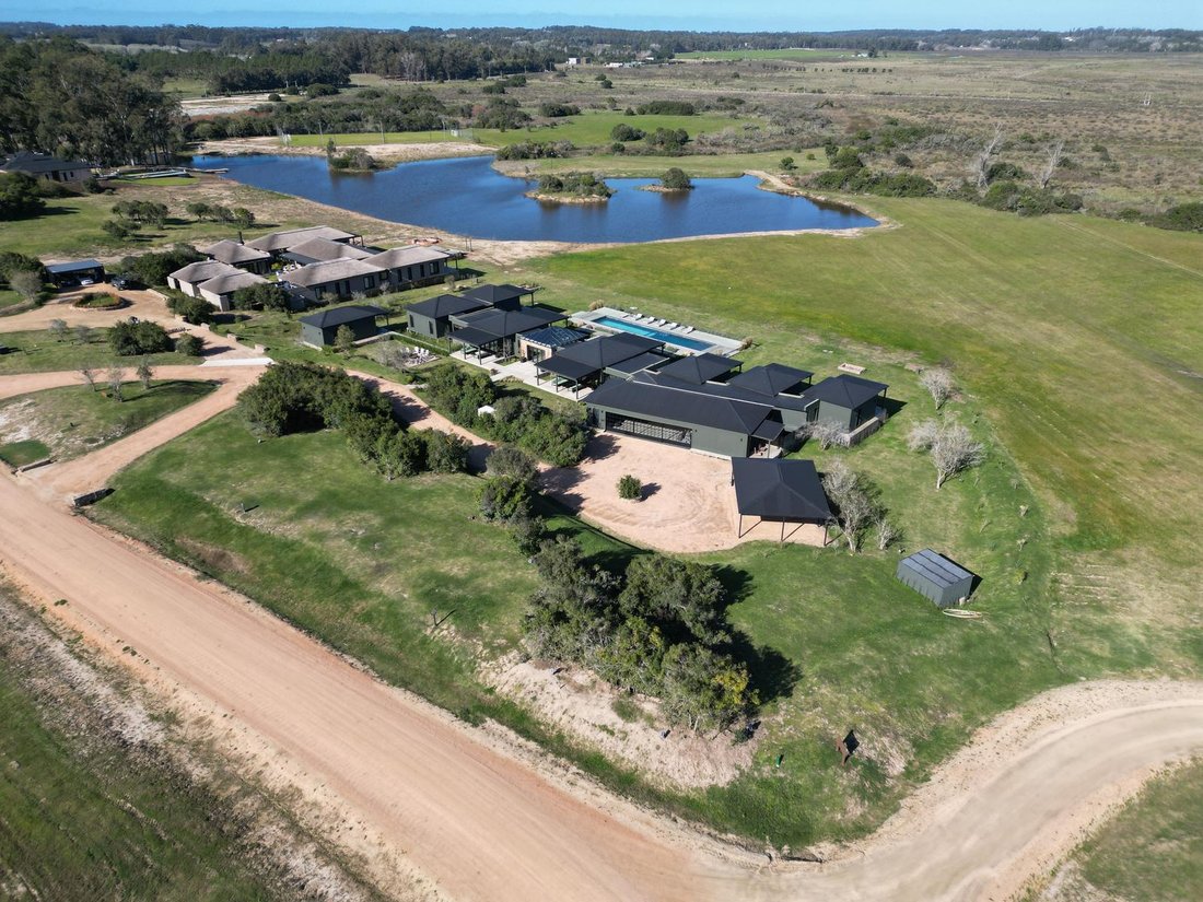 House in Fasano las Piedras, Maldonado Department, Uruguay 2 - 18986958