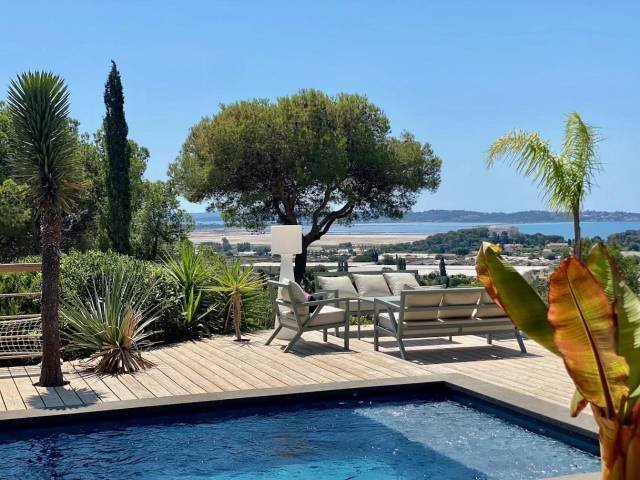 Estate in Hyeres, Provence-Alpes-Côte d'Azur, France 1 - 16296470