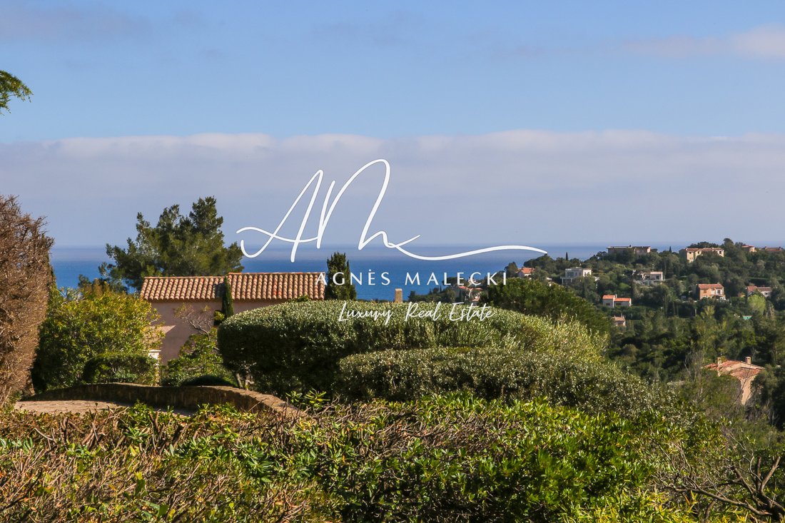 Villa in Nord, Cavalaire-sur-Mer, France 1 - 15782522