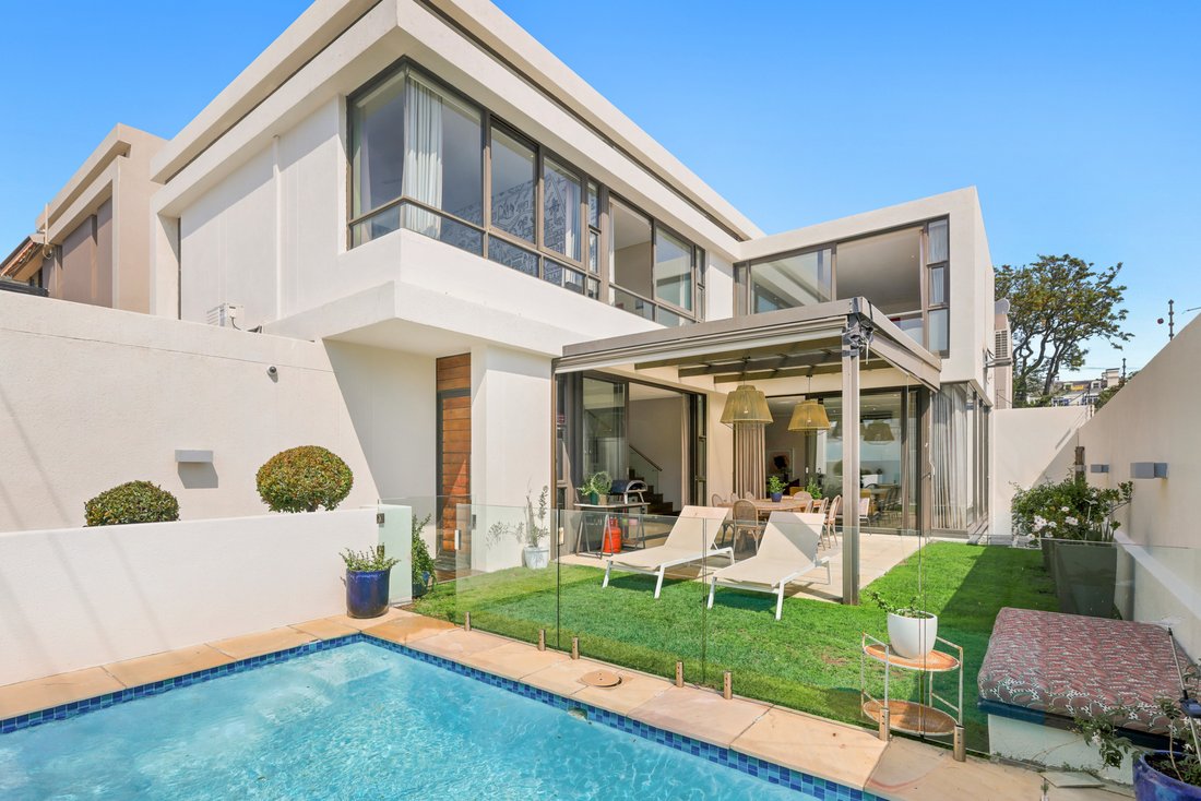 Country House in Fresnaye, Atlantic Seaboard, Cape Town 1 - 18986880