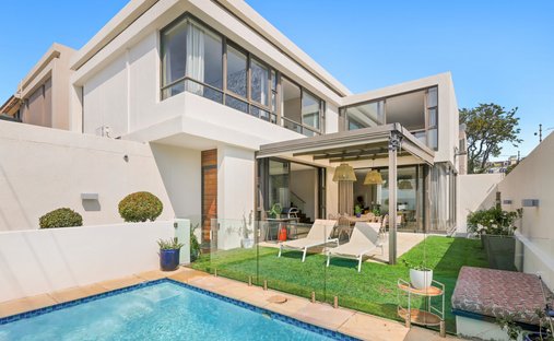Country House in Fresnaye, Atlantic Seaboard, Cape Town 1