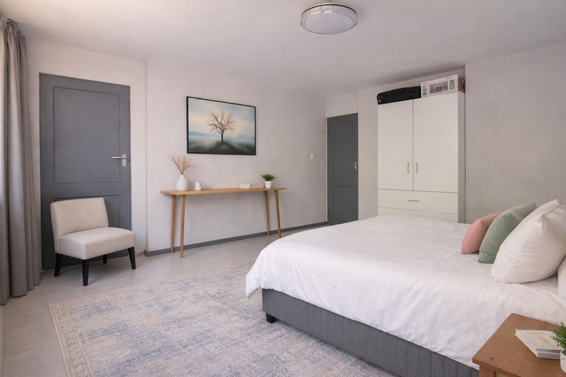 Apartment in Claremont, Southern Suburbs, Cape Town 5 - 18986884