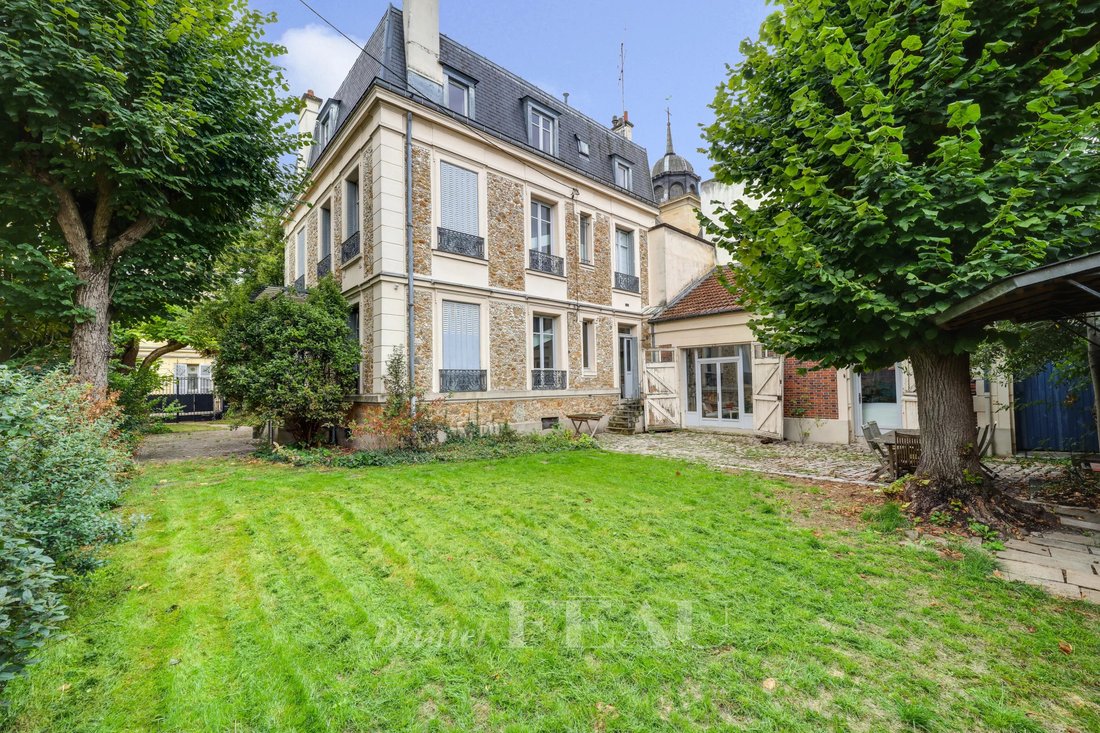 House in Domaine National du Château, Versailles, France 3 - 18985235