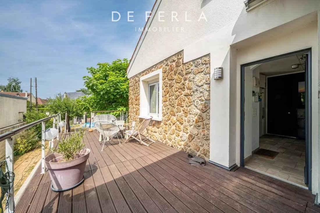 House in Chatou, Ile-de-France, France 2 - 18986317