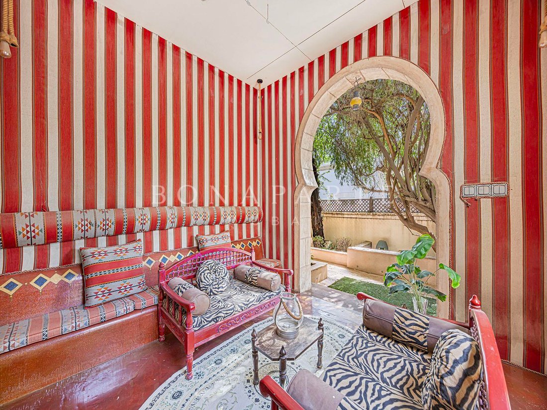 Villa in Emirates Hills, Dubai, United Arab Emirates 5 - 18984888