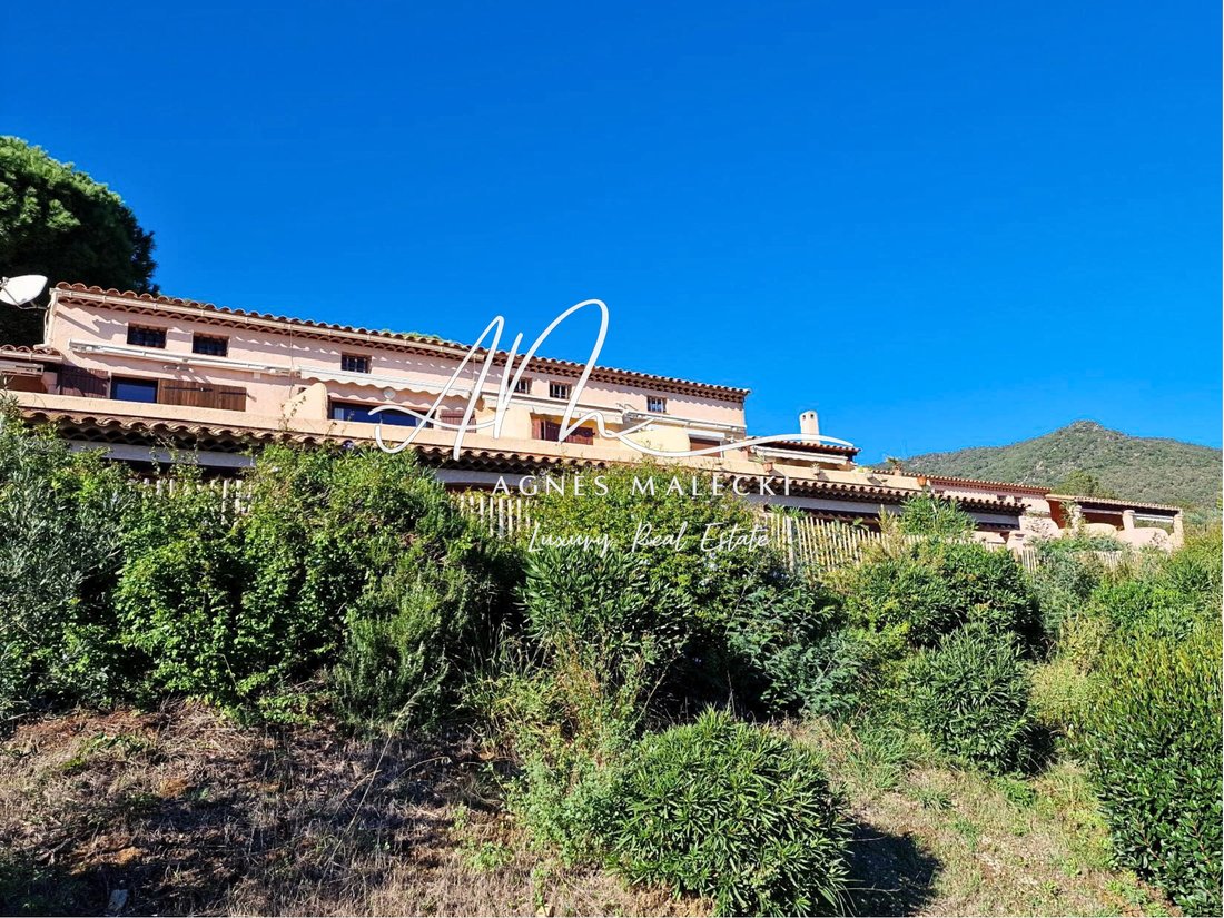 Anwesen in Le Lavandou, Provence-Alpes-Côte d'Azur, Frankreich 3 - 18642372