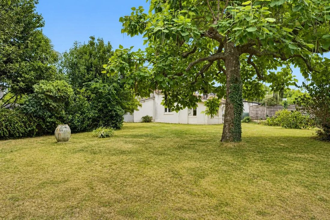 House in Caudéran-Barrière Judaïque, Bordeaux, France 1 - 18986415