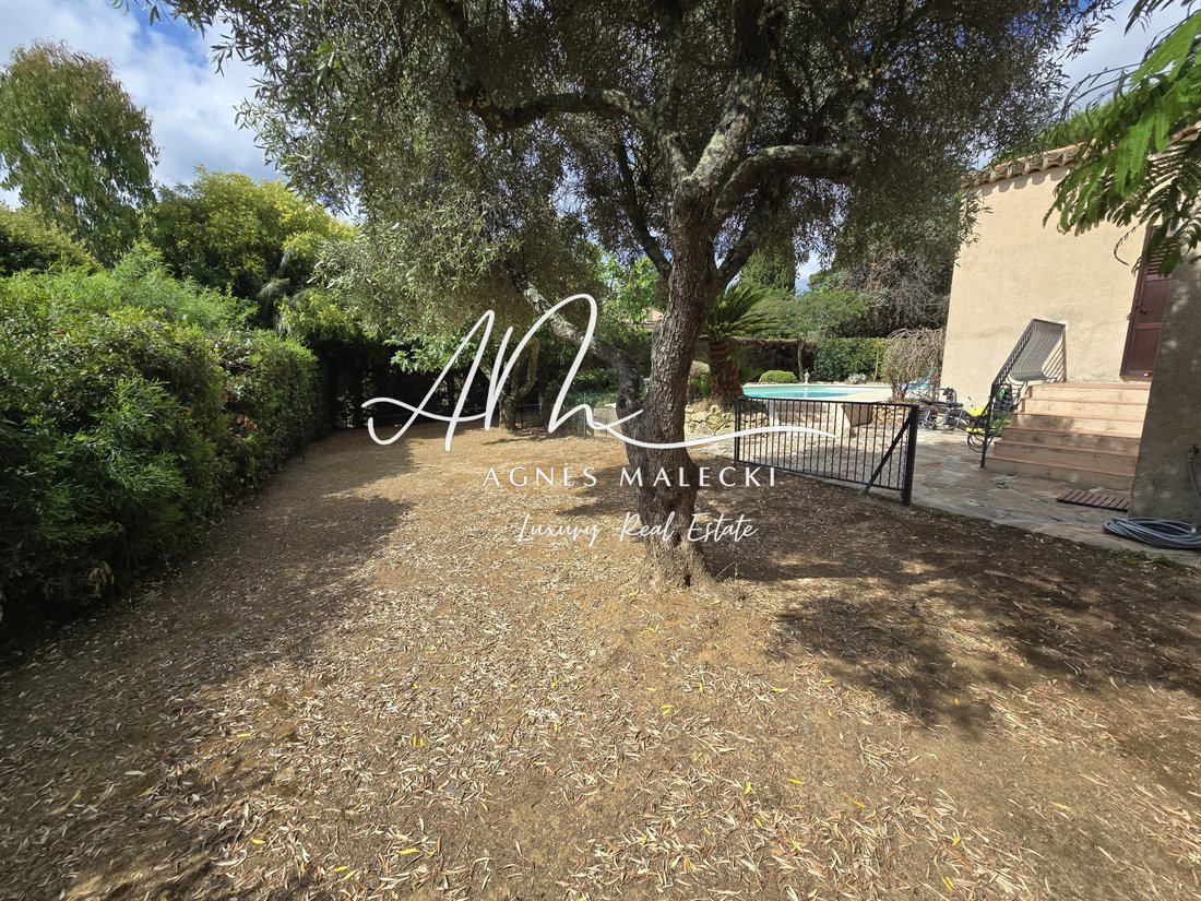 Villa in La Croix-Valmer, Provence-Alpes-Côte d'Azur, France 3 - 18986632