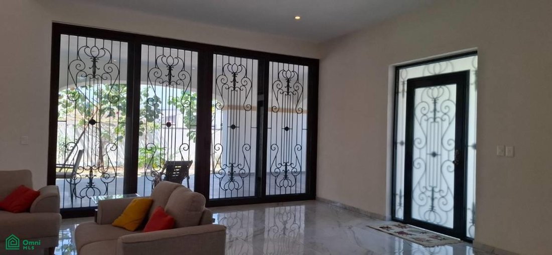 Townhouse in Fraccionamiento Residencial Campestre Buenos Aires, Colima, Mexico 2 - 18098348