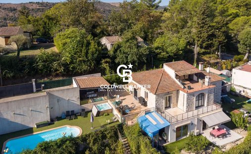 House in Village, Villeneuve-Loubet, France 1