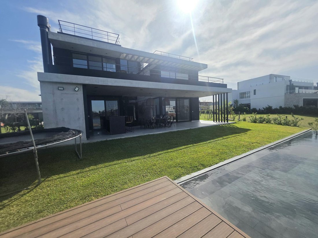 House in Tigre, Buenos Aires Province, Argentina 3 - 18986941