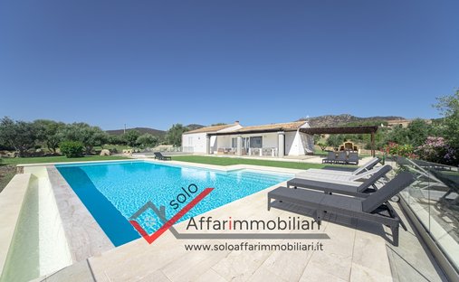Villa in Centro, Olbia, Italy 1