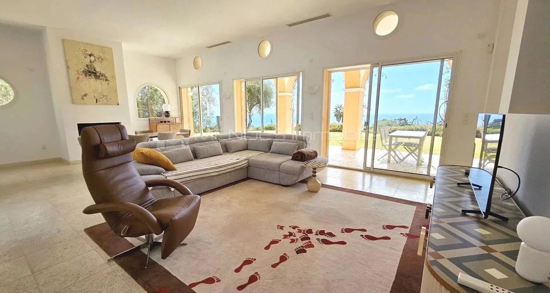 Villa in Menton, Provence-Alpes-Côte d'Azur, France 4 - 16136134