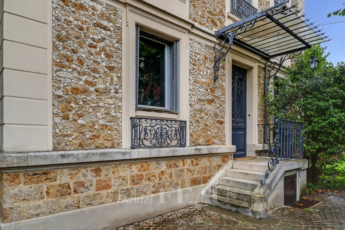 House in Domaine National du Château, Versailles, France 2 - 18985235