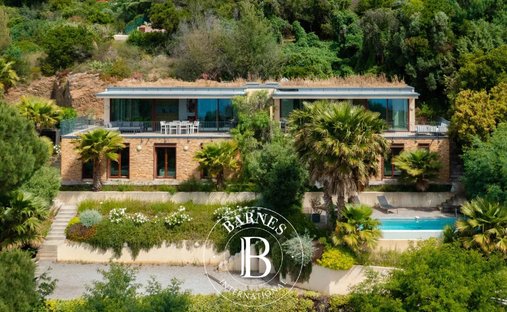 Villa in Rayol-Canadel-sur-Mer, Provence-Alpes-Côte d'Azur, France 1