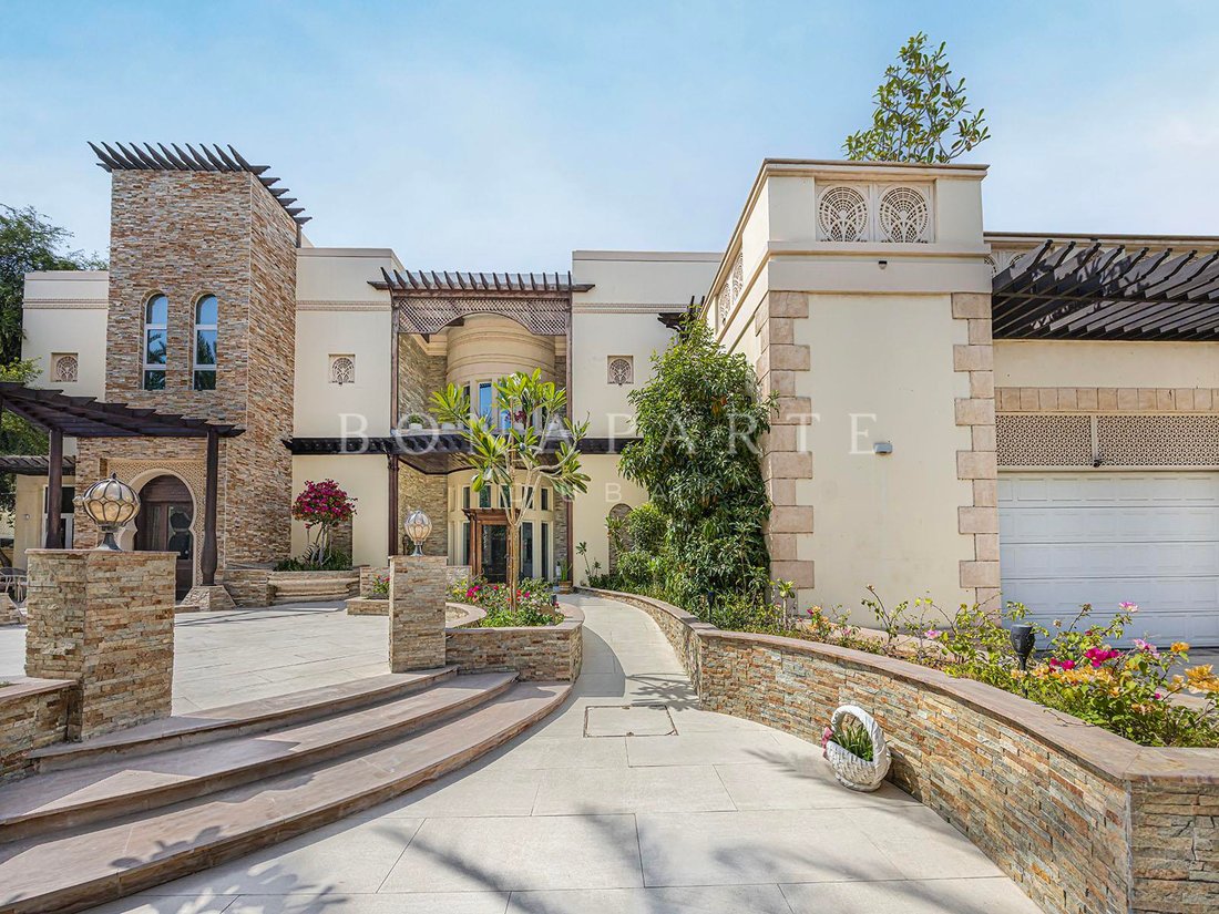Villa in Emirates Hills, Dubai, United Arab Emirates 2 - 18984888