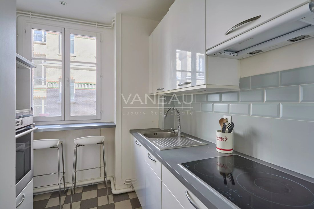 Apartment in Cambronne-Garibaldi, Paris 15e Arrondissement, Paris 5 - 18986016