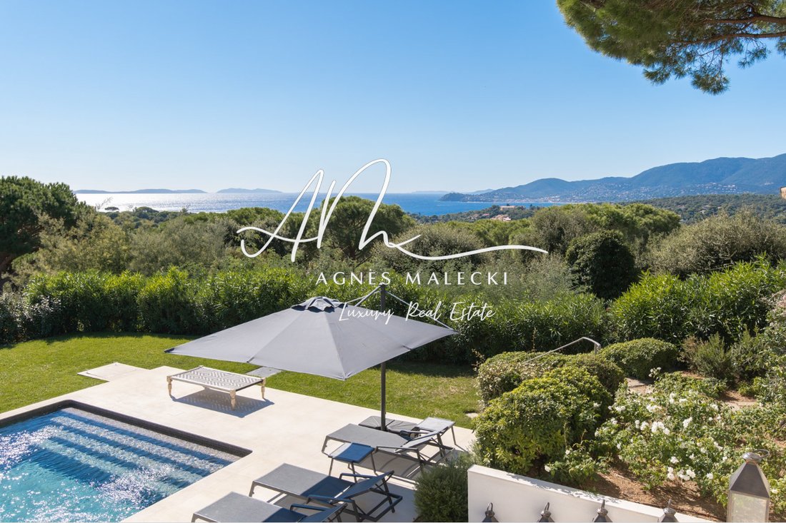 Estate in La Croix-Valmer, Provence-Alpes-Côte d'Azur, France 1 - 18985962