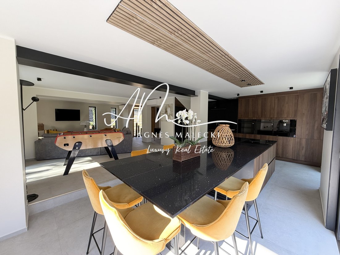 Estate in La Croix-Valmer, Provence-Alpes-Côte d'Azur, France 4 - 15765369