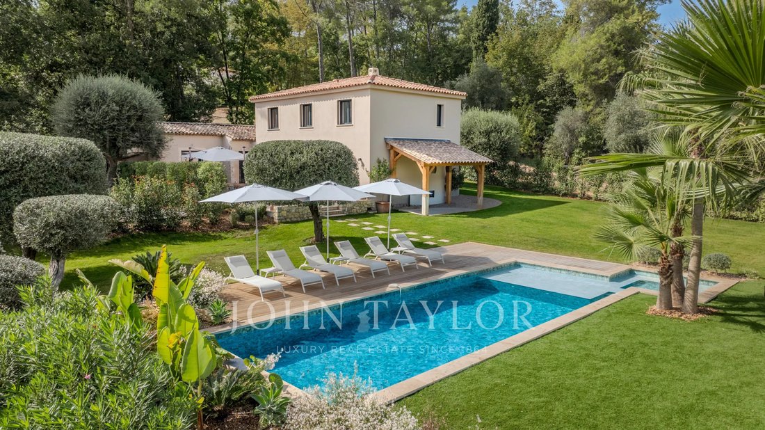 Villa in Nord, Roquefort-les-Pins, France 1 - 18985910