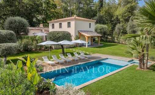 Villa in Nord, Roquefort-les-Pins, France 1