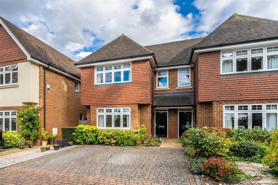 House in Tattenham Corner, Epsom and Ewell, England 5 - 18985198