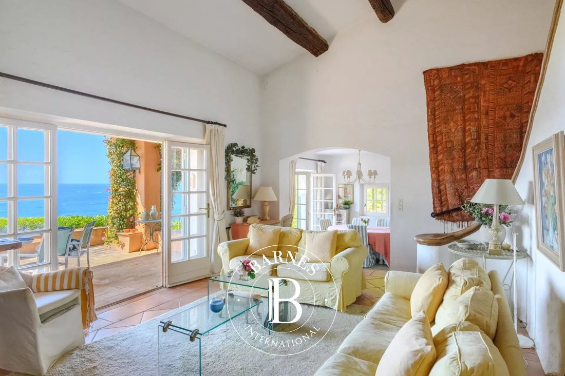 Villa in Le Lavandou, Provence-Alpes-Côte d'Azur, France 3 - 18984974