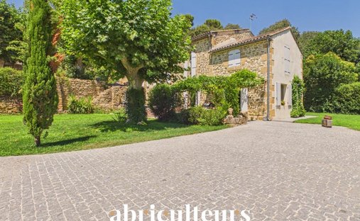 House in Grans, Provence-Alpes-Côte d'Azur, France 1