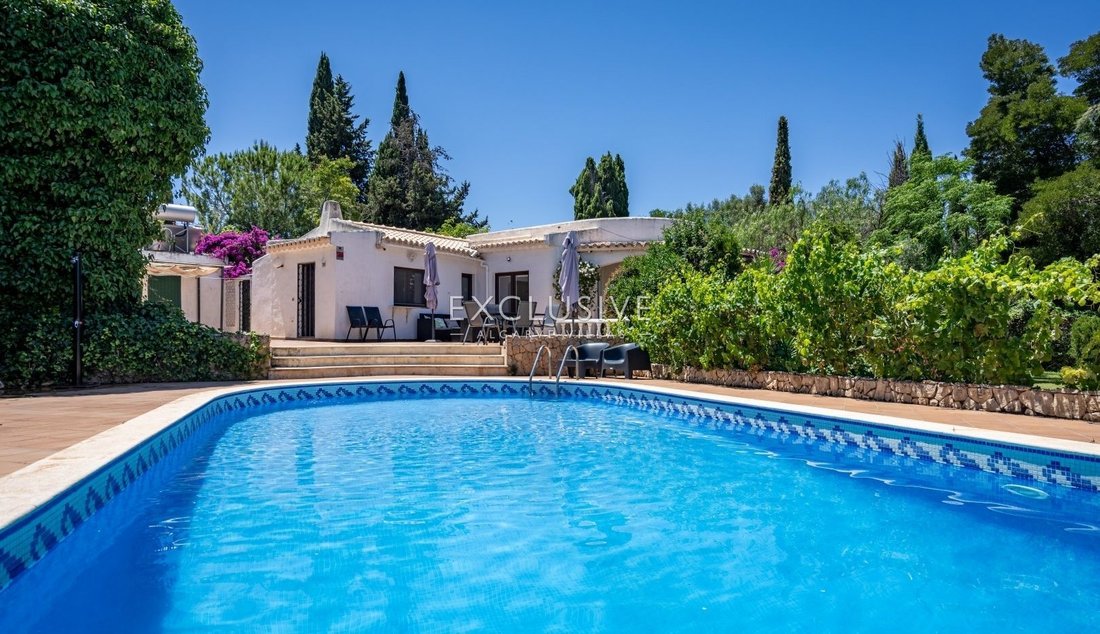 Villa in Mexilhoeira Grande, Algarve, Portugal 1 - 13734551