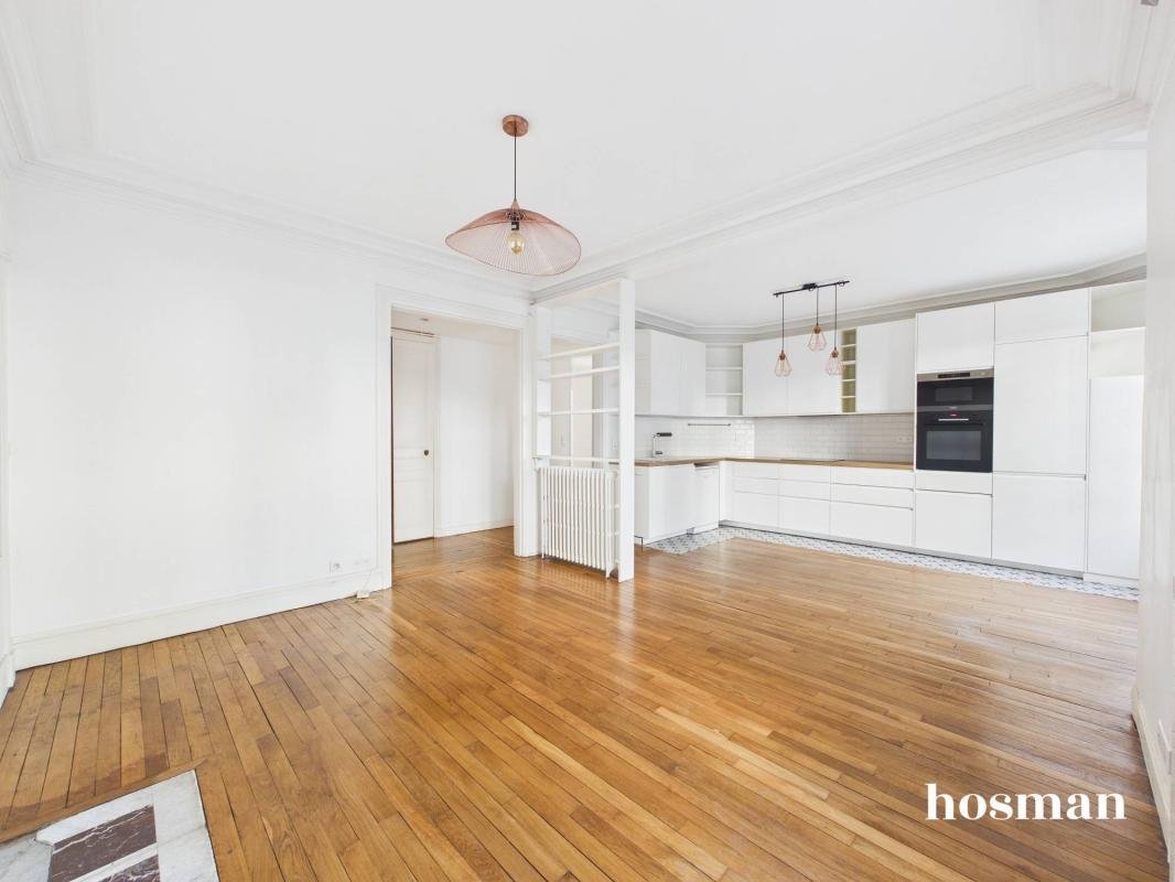 Apartment in Secrétan, Paris 19e Arrondissement, Paris 2 - 18986347