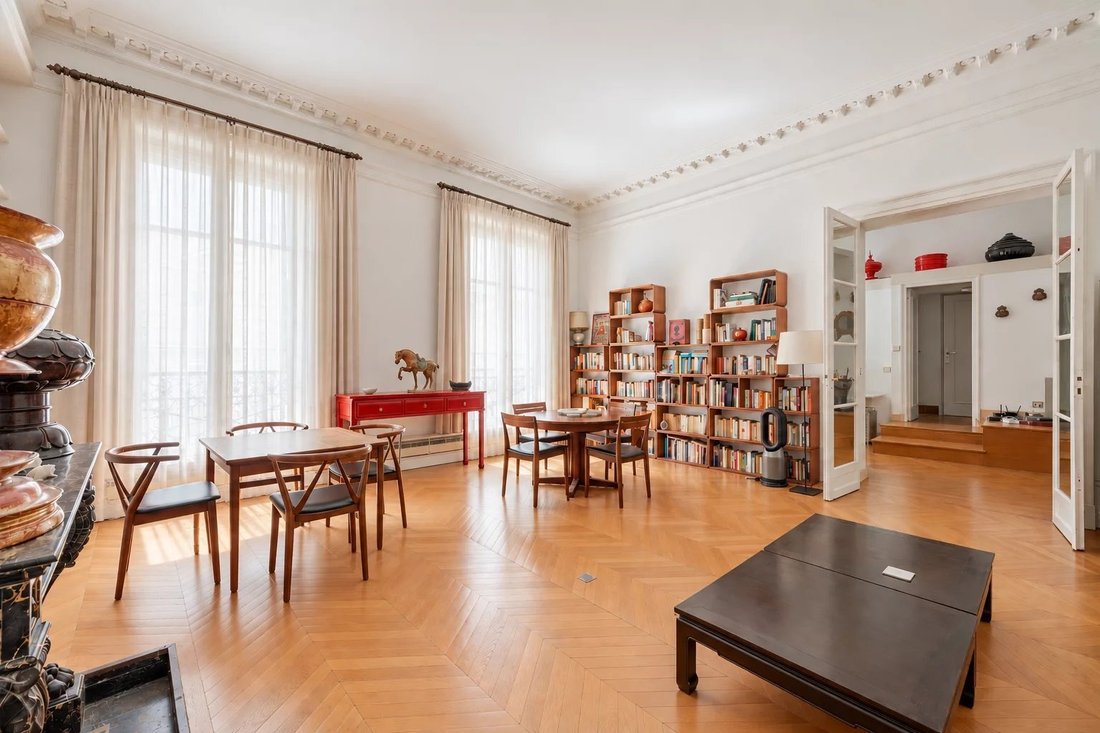 Apartment in Saint Thomas d'Aquin, Paris 7e Arrondissement, Paris 1 - 18985669