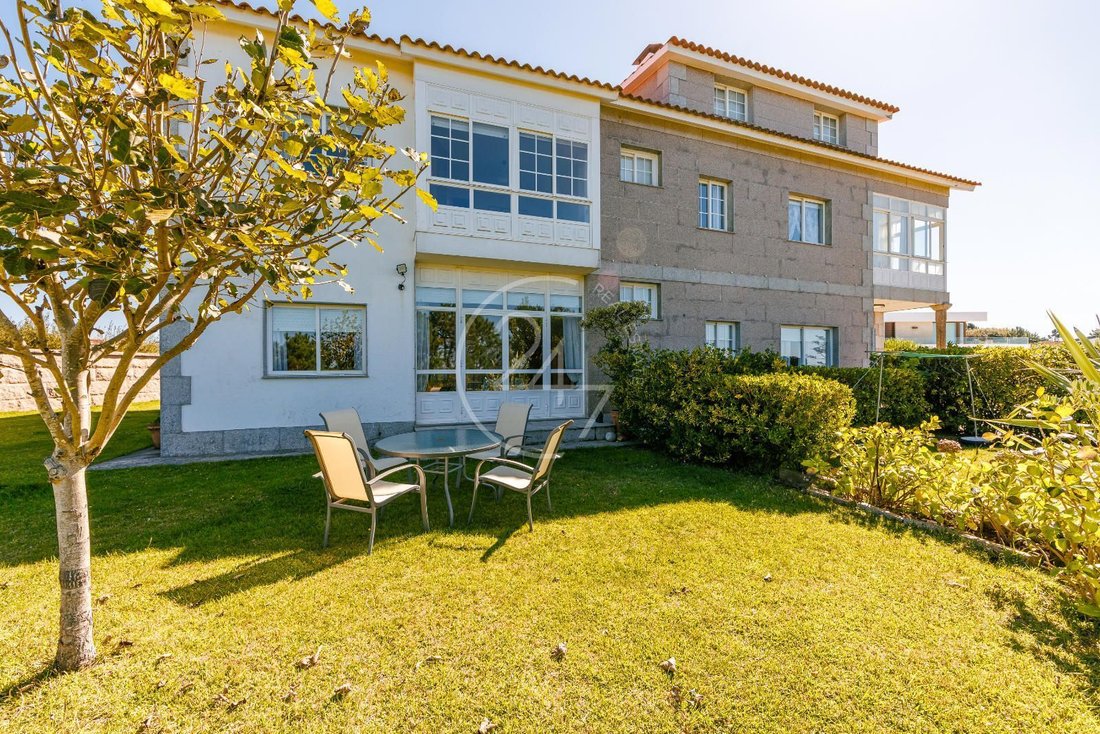 Villa in Padrinan, Sanxenxo, Spain 1 - 18985071