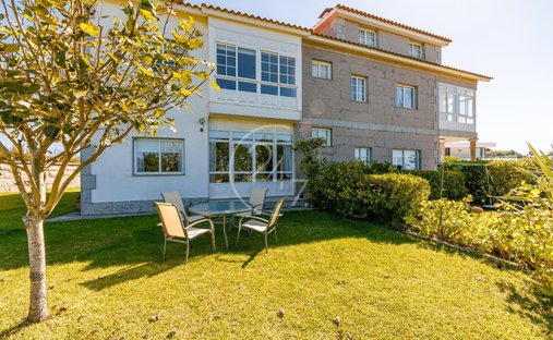 Villa in Padrinan, Sanxenxo, Spain 1
