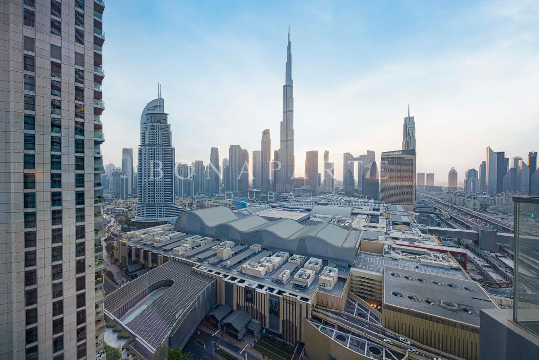 Apartment in Downtown Dubai, Dubai, United Arab Emirates 1 - 18985857