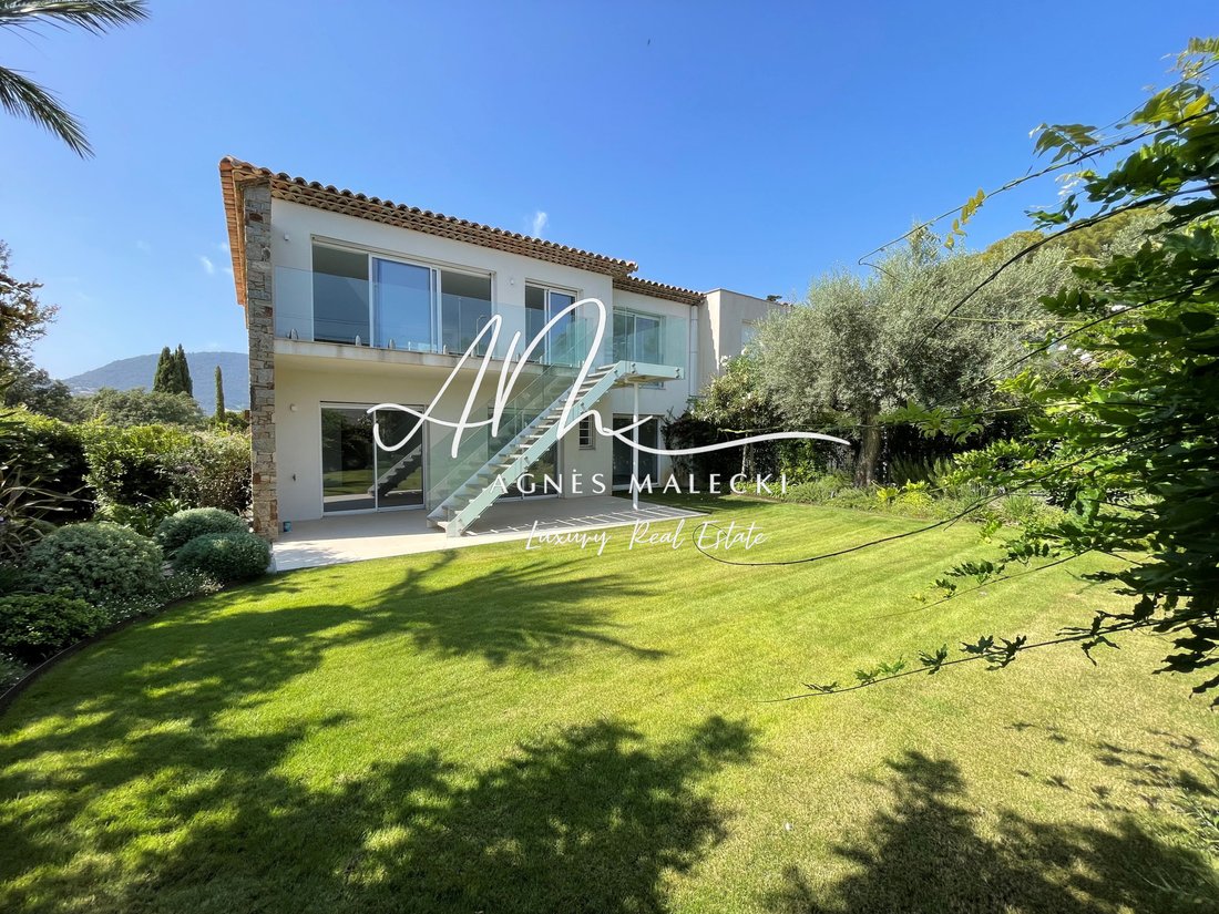 Villa in Nord, Cavalaire-sur-Mer, France 2 - 15768335