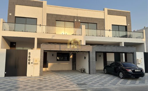 Villa in Al Ruwaidat Suburb, Sharjah, United Arab Emirates 1