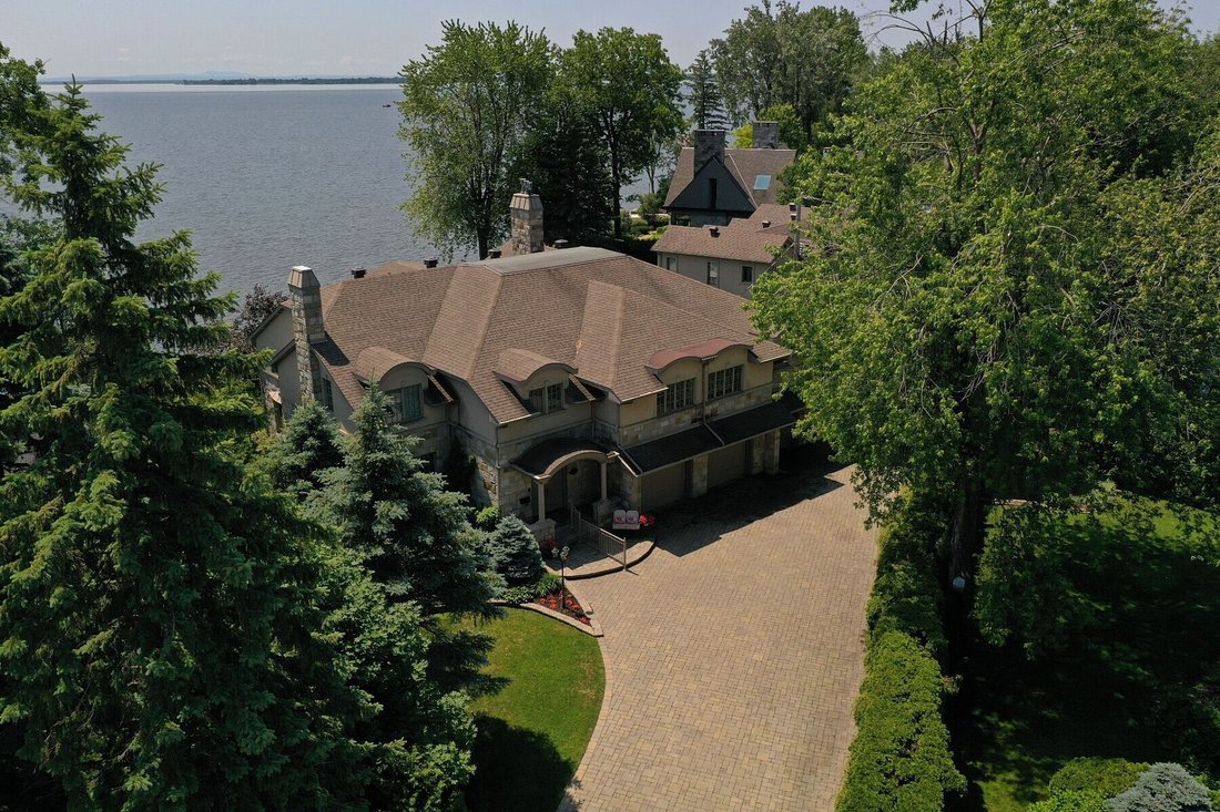 House in Beaconsfield, Quebec, Canada 3 - 18986192