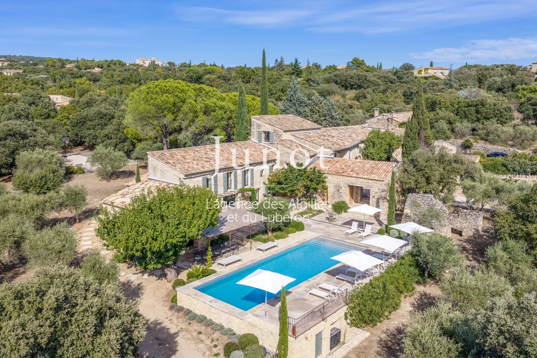 Maisons de campagne à Gordes, Provence-Alpes-Côte d'Azur, France 1 - 18506983