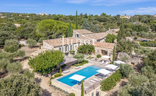 Country House in Gordes, Provence-Alpes-Côte d'Azur, France 1