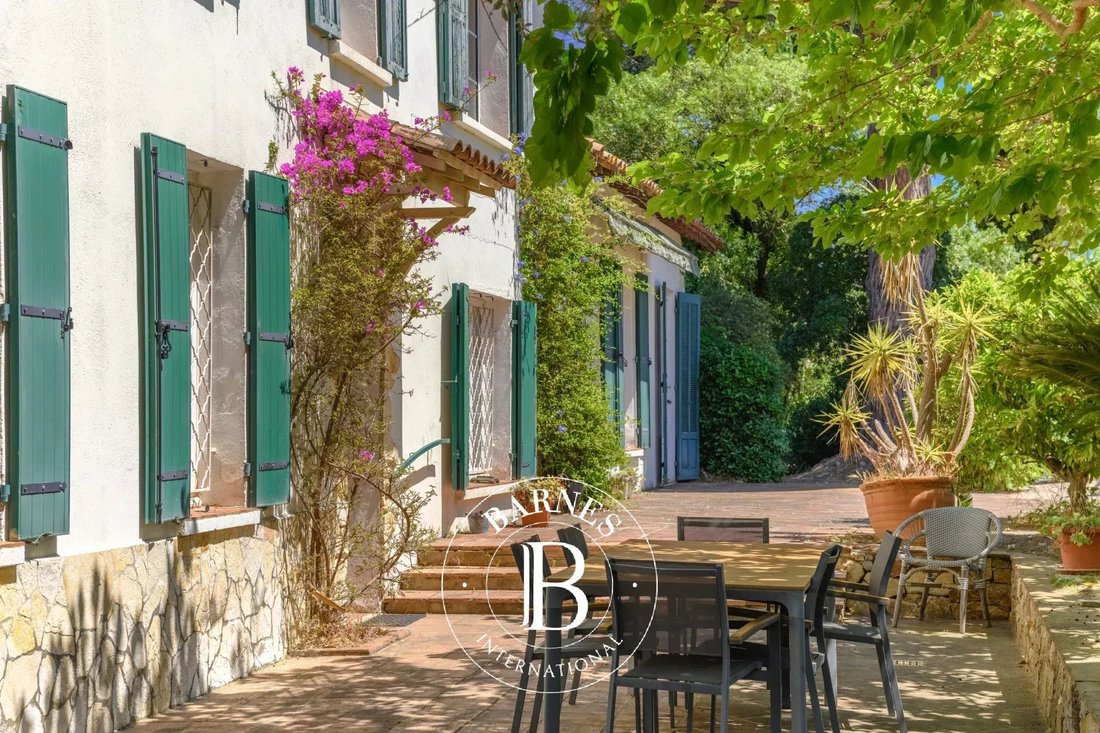 Country House in La Garde, Provence-Alpes-Côte d'Azur, France 1 - 18984789