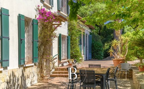 Country House in La Garde, Provence-Alpes-Côte d'Azur, France 1