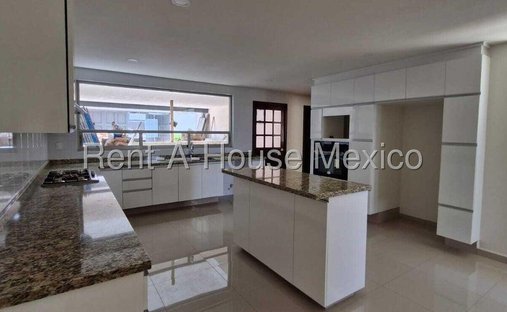 House in Naucalpan de Juárez, State of Mexico, Mexico 1