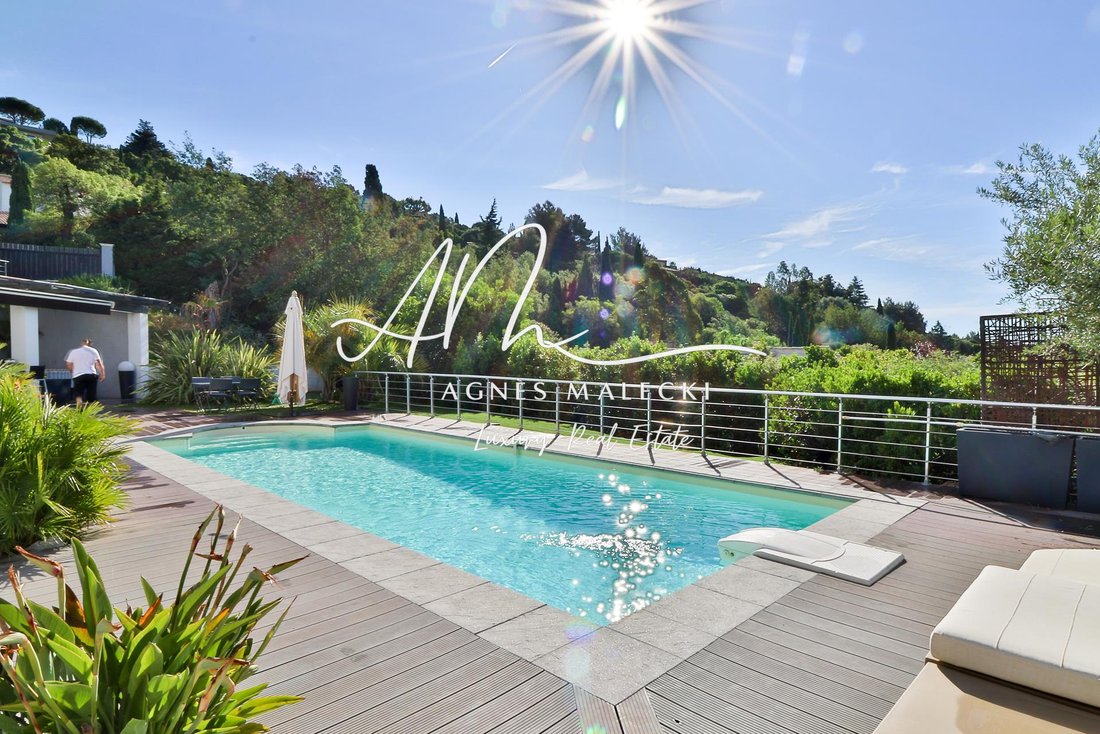 Estate in Nord, Cavalaire-sur-Mer, France 4 - 15389864