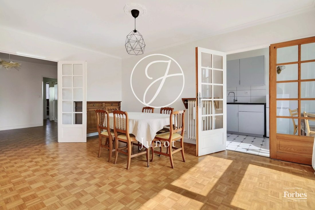 Apartment in Montreuil, Versailles, France 5 - 18984709